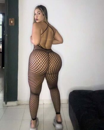 Adriana Marรญn