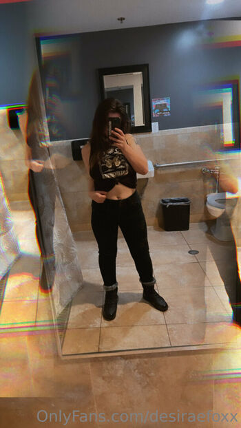 desiraefoxx