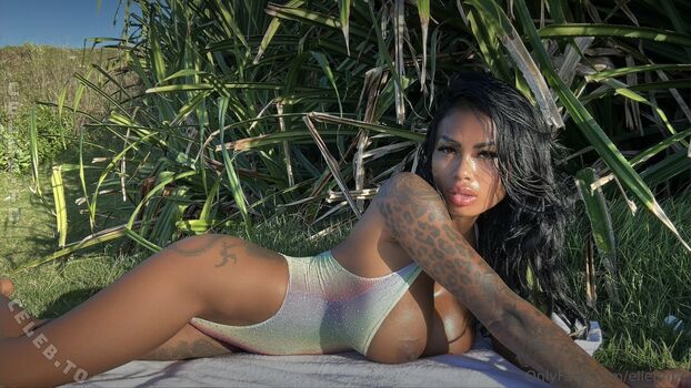 Elle Price