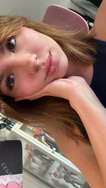 Full leaked Emilyynl private onlyfans photo