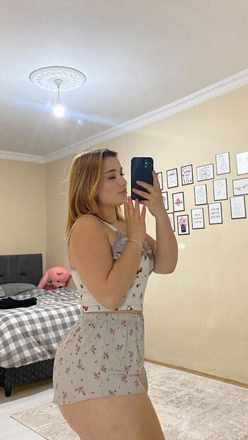Full leaked Fatmaakonca page private onlyfans photo