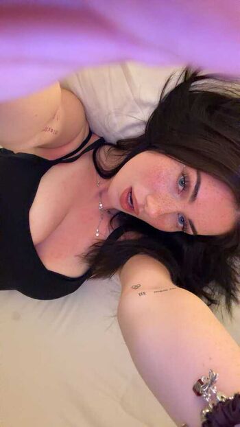Full leaked Fayesxh private onlyfans photo
