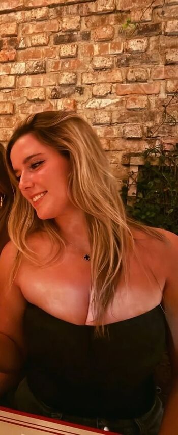 Full leaked Hoeliviagarry private onlyfans photo