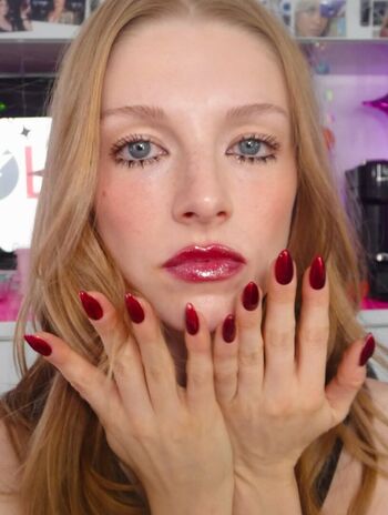 Full leaked Hunter schafer page private onlyfans photo