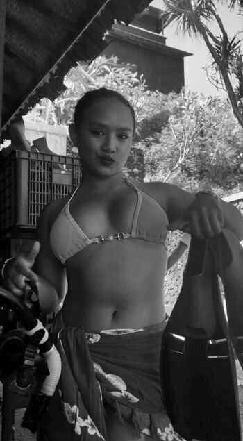 Full leaked Indonesian girls page private onlyfans photo