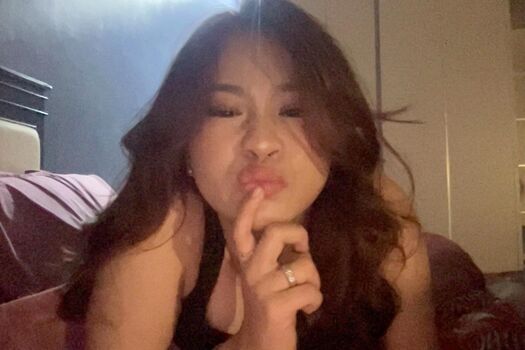 Full leaked Indonesian girls page private onlyfans photo