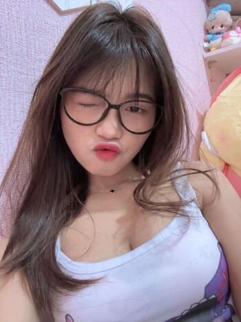 Full leaked Indonesian girls  page private onlyfans photo