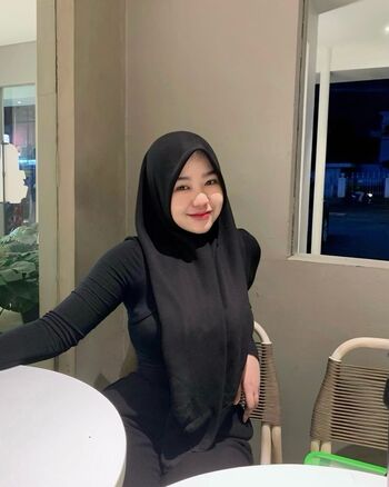 Full leaked Indonesian girls private onlyfans photo