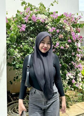 Full leaked Indonesian girls private onlyfans photo