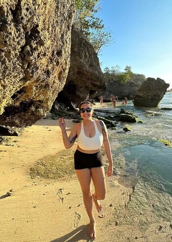 Full leaked Indonesian girls private onlyfans photo