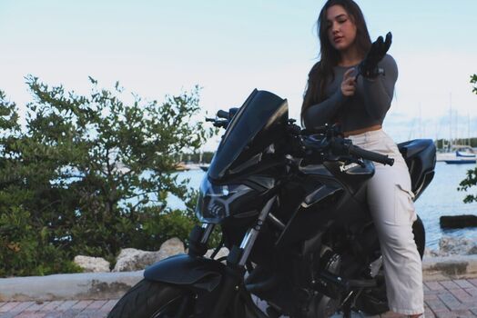 Full leaked Itscarolinamarie private onlyfans photo