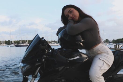Full leaked Itscarolinamarie private onlyfans photo