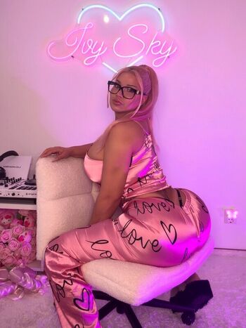 Full leaked Ivysky private onlyfans photo