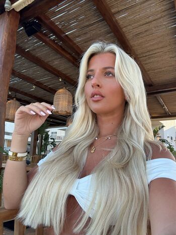 Full leaked Izzytaffs private onlyfans photo