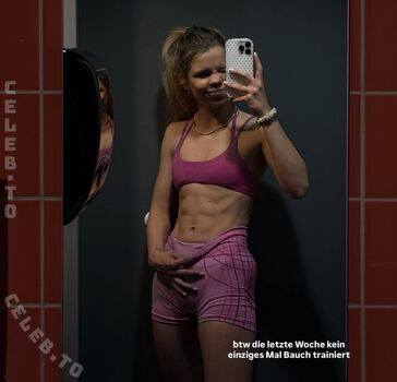 Full leaked Lea peach private onlyfans photo
