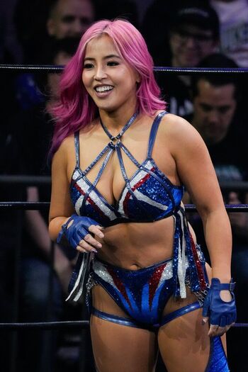 Mina Shirakawa
