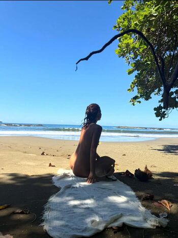 Nathalie Kelley