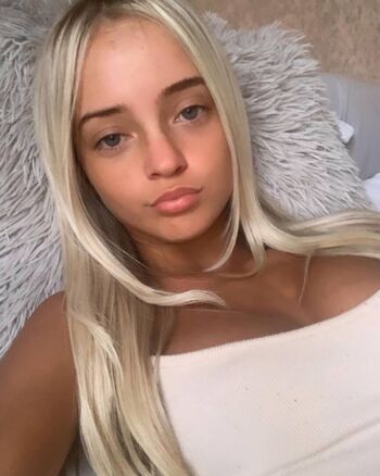 Full leaked Petitesneakylink private onlyfans photo