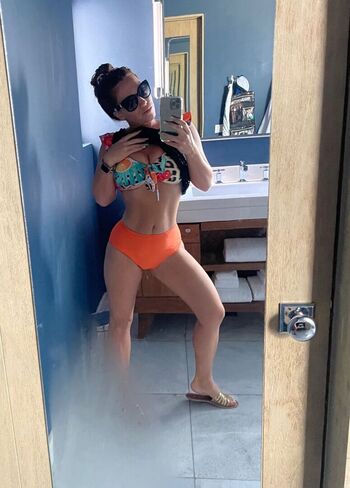 Renee R Lynn