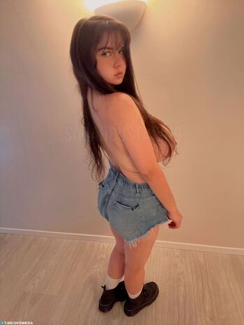 Sarahbustani