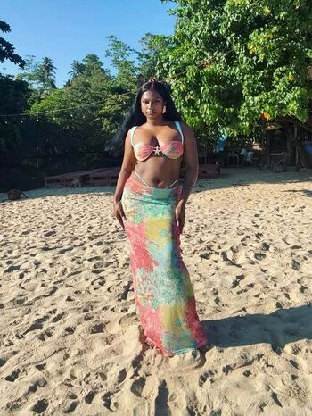 Full leaked Sri lanka private onlyfans photo