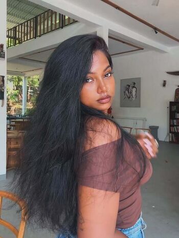 Full leaked Sri lanka private onlyfans photo