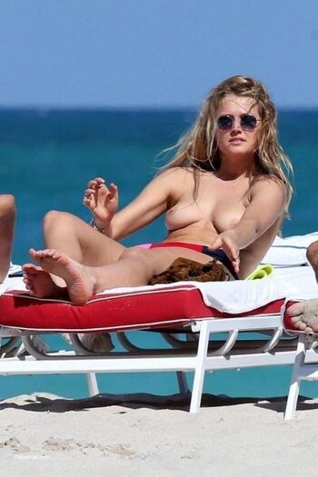 Toni Garrn