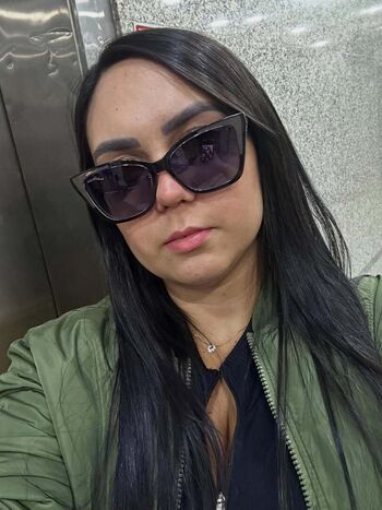 Vanessa Mira