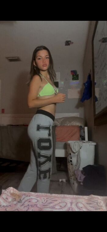 Full leaked Fabiola honey / private onlyfans photo
