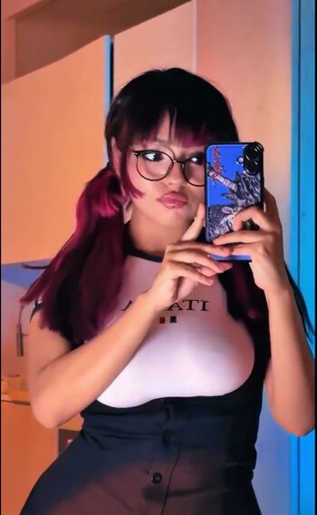 Full leaked V x private onlyfans photo