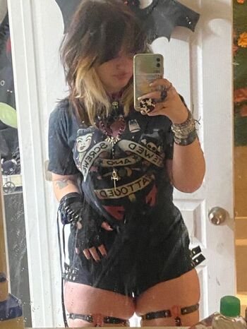 Full leaked Courtney muscle/ private onlyfans photo