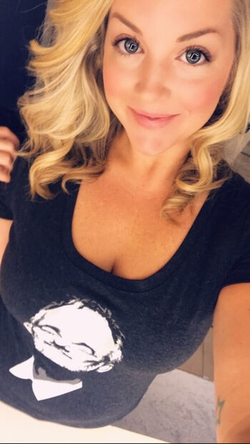 Full leaked Ellalangleyyyyy private onlyfans photo