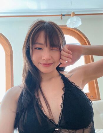 Full leaked Yunjing saehun page private onlyfans photo