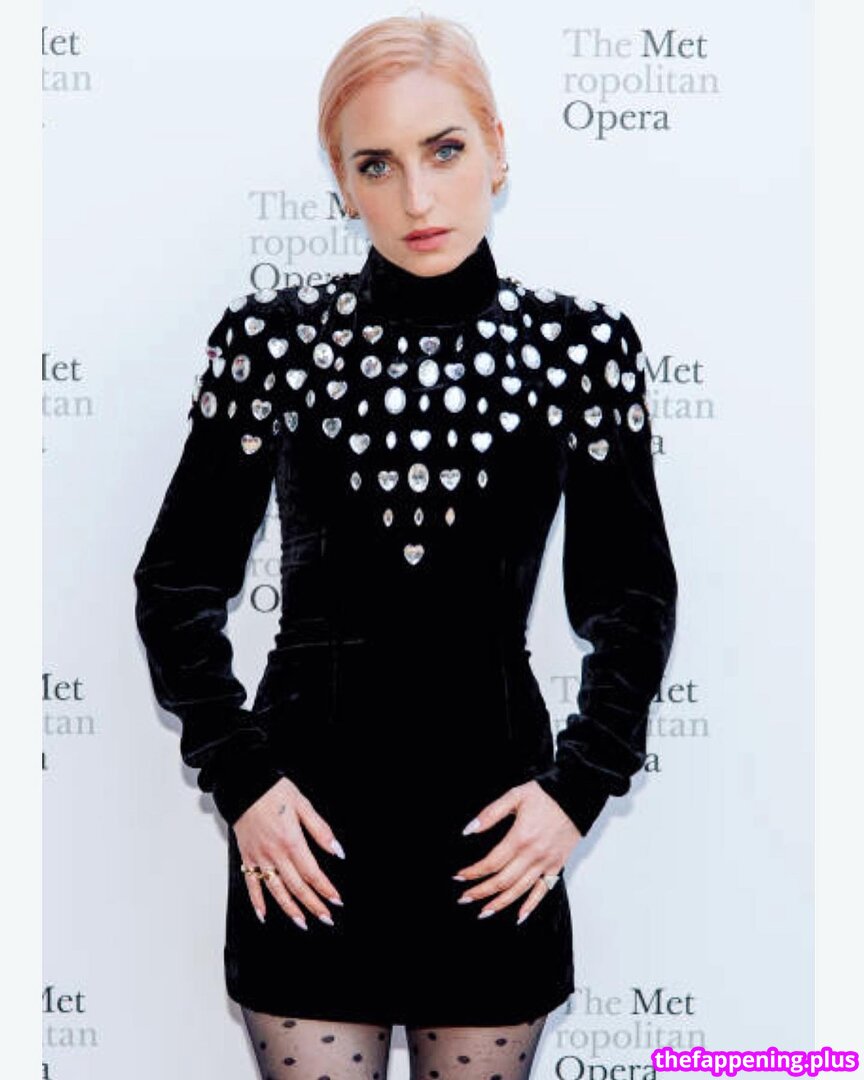 Zoe Lister Jones / https: / zoelisterjones 누드 OnlyFans 사진 #23